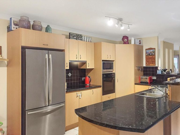 3 Kilbride Court, CALOUNDRA WEST QLD 4551 - photo 2