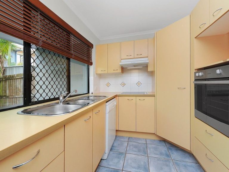 17/9A Browning Boulevard, BATTERY HILL QLD 4551 - photo 2