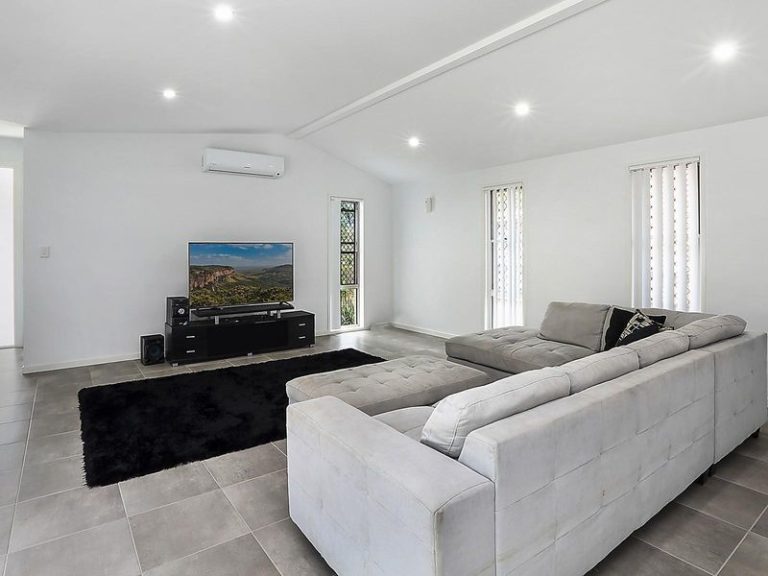 32 Parkway Drive, MOOLOOLABA QLD 4557 - photo 4