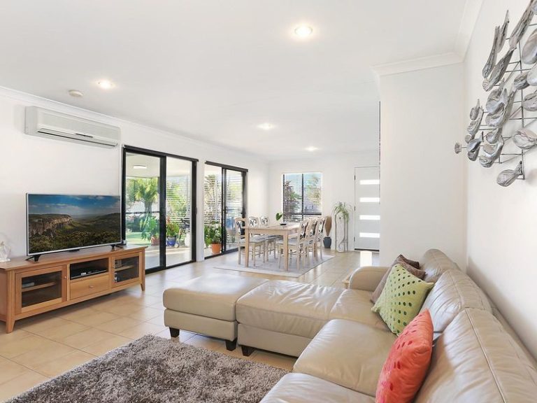 20 Turnbury Street, LITTLE MOUNTAIN QLD 4551 - photo 3