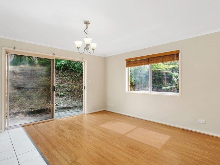 4 Stradbroke Drive, LITTLE MOUNTAIN QLD 4551 - photo 3