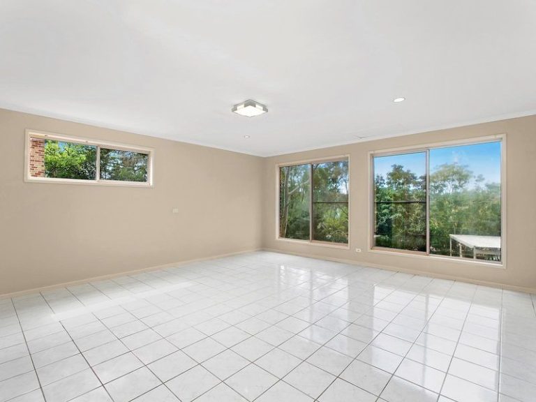 4 Stradbroke Drive, LITTLE MOUNTAIN QLD 4551 - photo 5