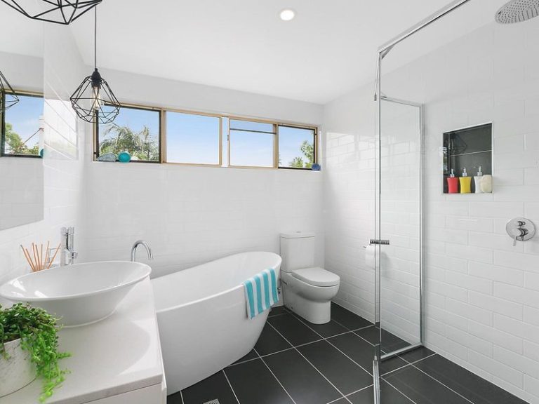 82 Queen Street, CALOUNDRA QLD 4551 - photo 6