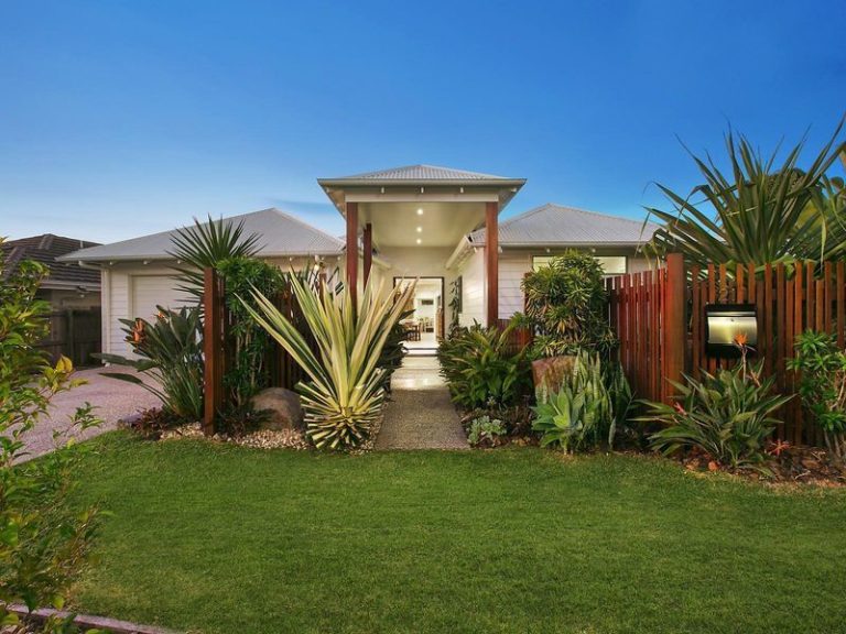 21 Kurrajong Crescent, MERIDAN PLAINS QLD 4551 - photo 2