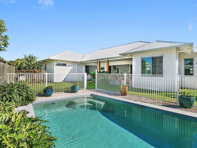21 Kurrajong Crescent, MERIDAN PLAINS QLD 4551 - photo 4