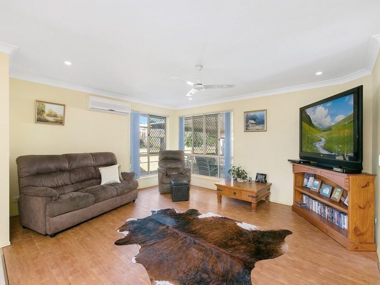 1 Huon Place, Currimundi QLD 4551 - photo 2