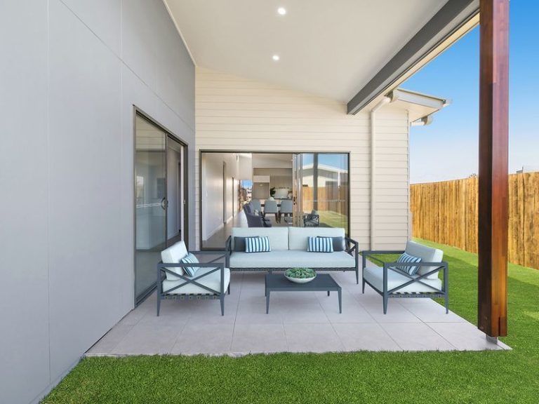 17 Turquoise Place, CALOUNDRA WEST QLD 4551 - photo 4