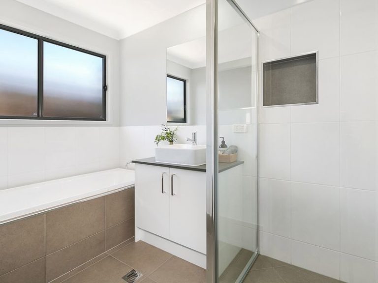17 Turquoise Place, CALOUNDRA WEST QLD 4551 - photo 9