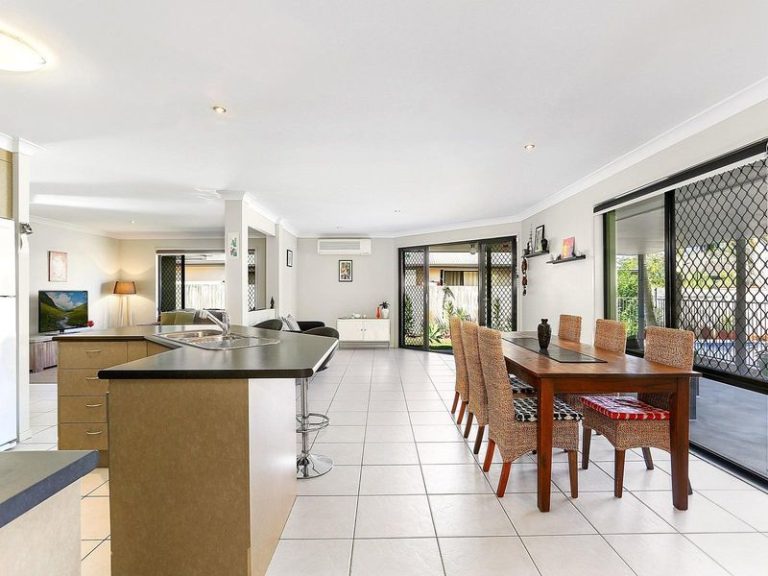 21 Lacebark Street, MERIDAN PLAINS QLD 4551 - photo 2