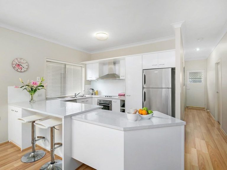 17/2 Grand Parade, PARREARRA QLD 4575 - photo 2