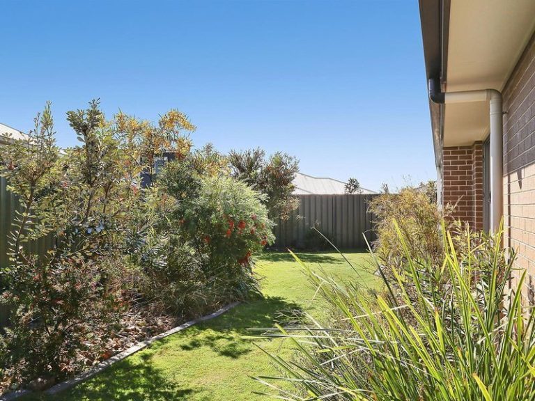 10 Cobalt Crescent, CALOUNDRA WEST QLD 4551 - photo 5