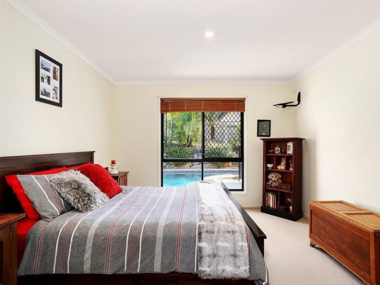 22 Highclare Court, LITTLE MOUNTAIN QLD 4551 - photo 5