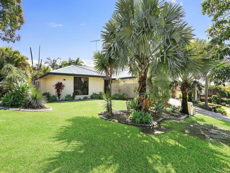 22 Highclare Court, LITTLE MOUNTAIN QLD 4551 - photo 6
