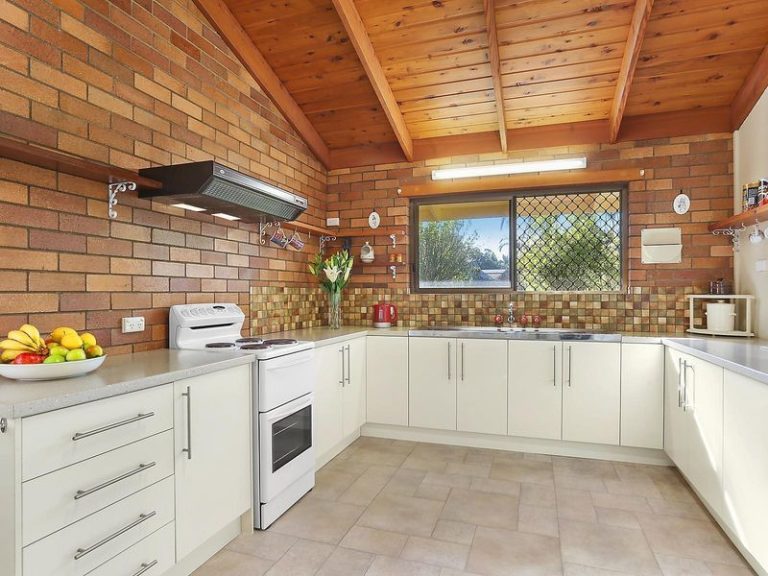 7 Kentucky Court, LITTLE MOUNTAIN QLD 4551 - photo 3