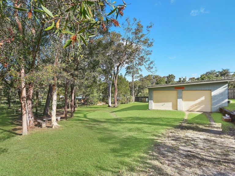 7 Kentucky Court, LITTLE MOUNTAIN QLD 4551 - photo 6