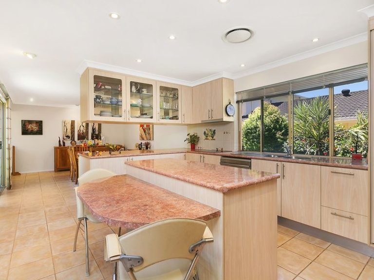 8 Bottlebrush Place, LITTLE MOUNTAIN QLD 4551 - photo 2