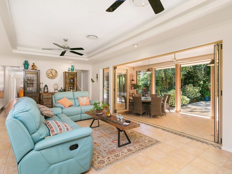 8 Bottlebrush Place, LITTLE MOUNTAIN QLD 4551 - photo 5