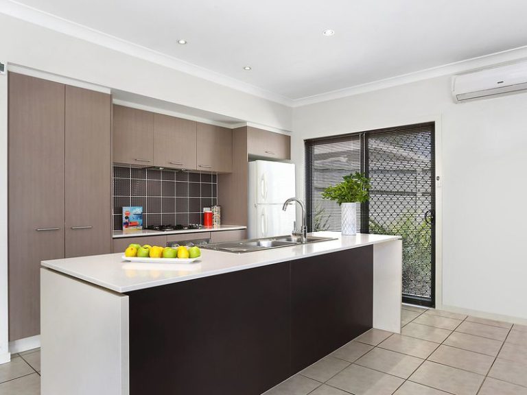 18 Pebbly Creek Crescent, LITTLE MOUNTAIN QLD 4551 - photo 2