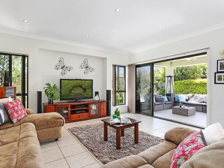 18 Pebbly Creek Crescent, LITTLE MOUNTAIN QLD 4551 - photo 3