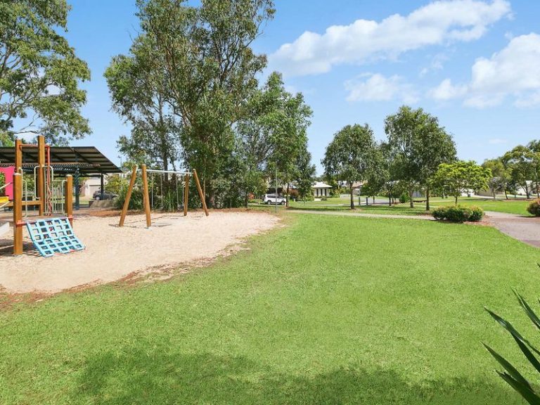 15 Woombye Street, MERIDAN PLAINS QLD 4551 - photo 2