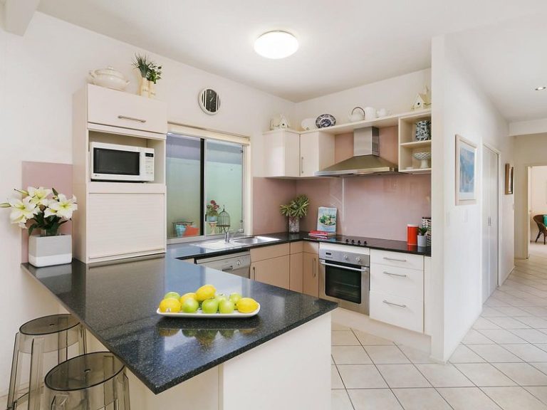 30/2 Grand Parade, PARREARRA QLD 4575 - photo 3