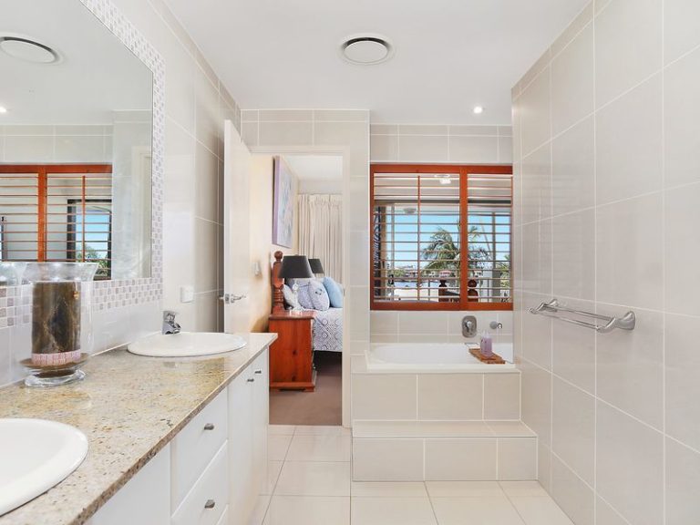 34/1 Grenada Way, PARREARRA QLD 4575 - photo 7