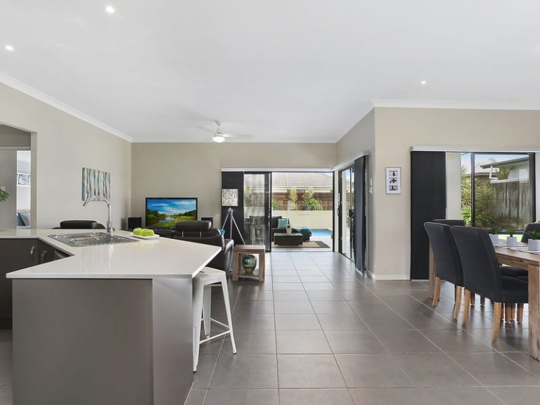44 Kurrajong Crescent, MERIDAN PLAINS QLD 4551 - photo 3