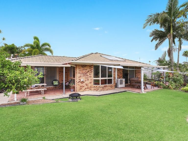 4 Riflebird Avenue, AROONA QLD 4551 - photo 2
