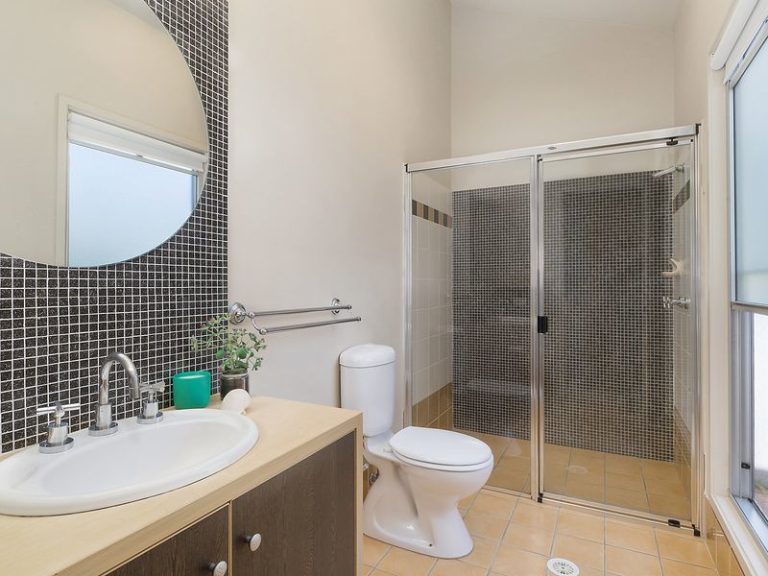 131/2 Grand Parade, PARREARRA QLD 4575 - photo 5