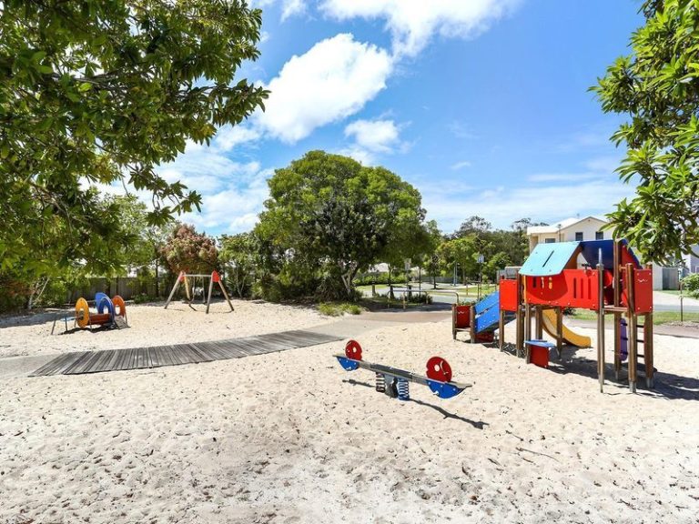 8 Riberry Place, MERIDAN PLAINS QLD 4551 - photo 8