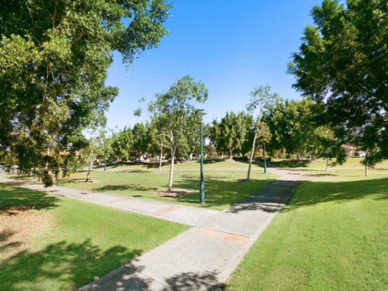 2 Whiteash Place, CURRIMUNDI QLD 4551 - photo 11