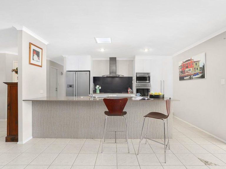 23 Bellevue Drive, LITTLE MOUNTAIN QLD 4551 - photo 4