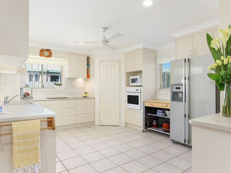 11 Sweetgum Court, CURRIMUNDI QLD 4551 - photo 5