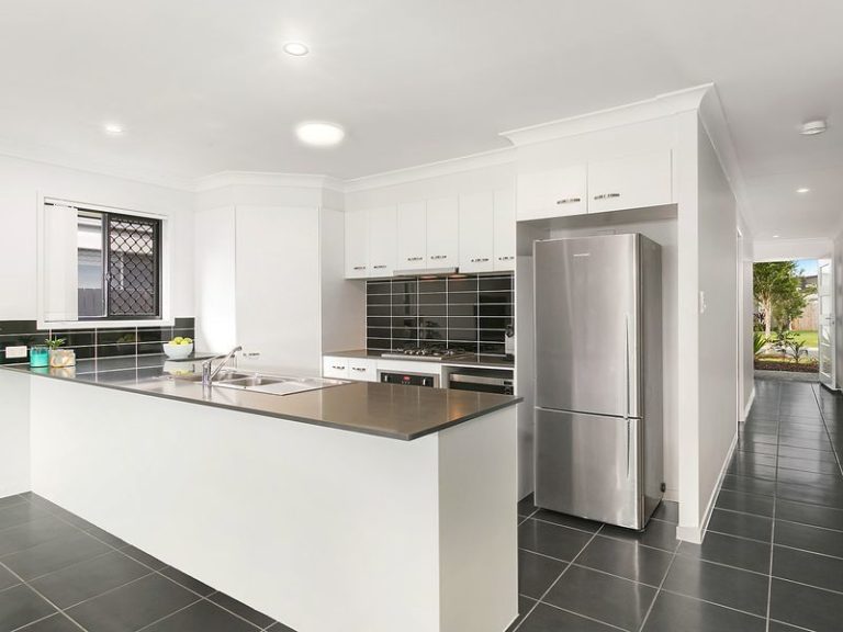 47 Ruby Crescent, MERIDAN PLAINS QLD 4551 - photo 2