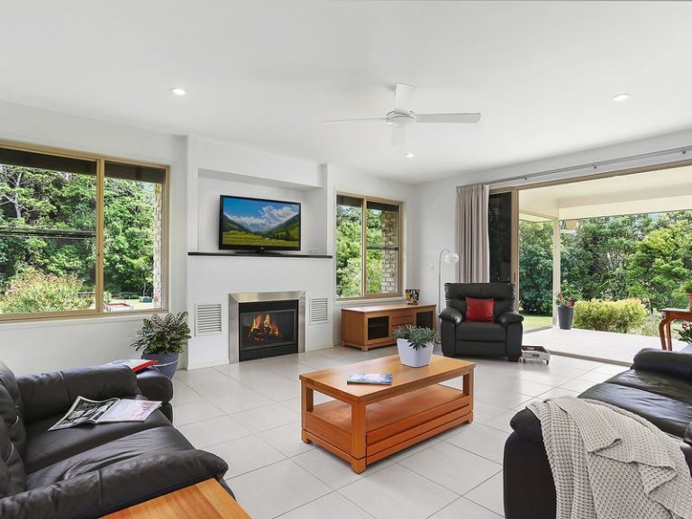 16 Wintergreen Way, PEACHESTER QLD 4519 - photo 3