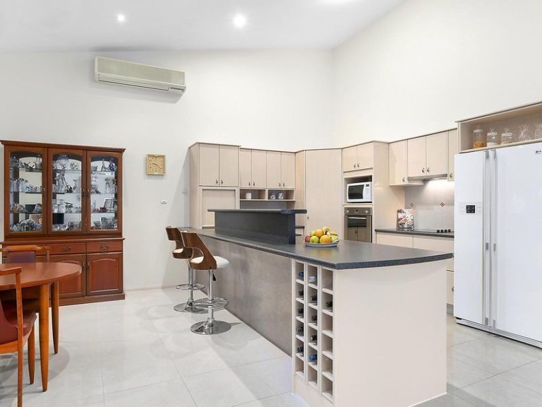 1/8 Parklands Boulevard, LITTLE MOUNTAIN QLD 4551 - photo 4