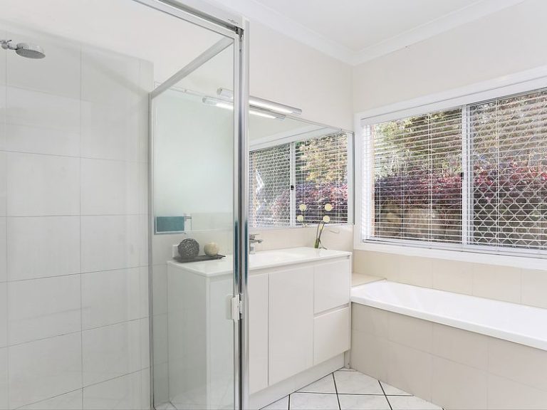 5 Curtis Court, LITTLE MOUNTAIN QLD 4551 - photo 6