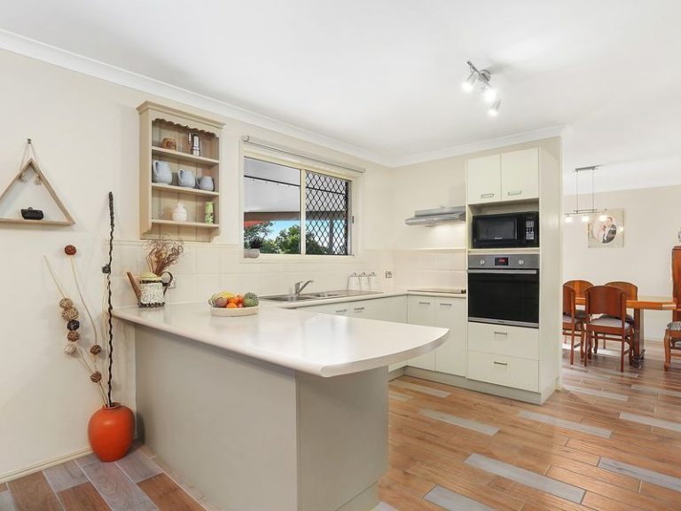 18 Berkley Place, LITTLE MOUNTAIN QLD 4551 - photo 2