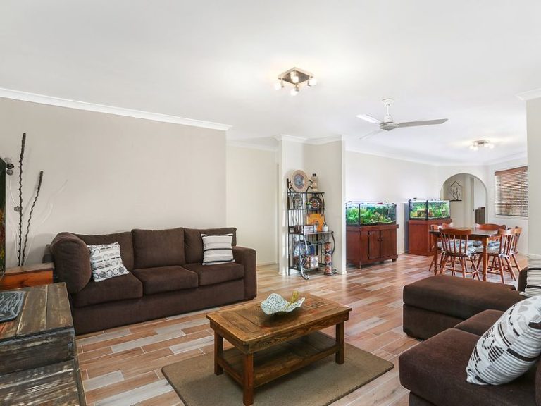 18 Berkley Place, LITTLE MOUNTAIN QLD 4551 - photo 4