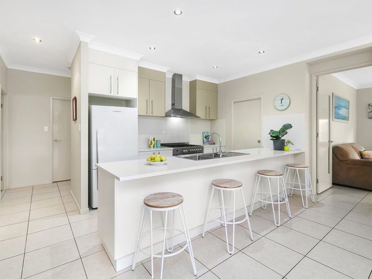 8 Tulipwood Court, MERIDAN PLAINS QLD 4551 - photo 4