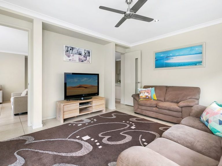 8 Tulipwood Court, MERIDAN PLAINS QLD 4551 - photo 5