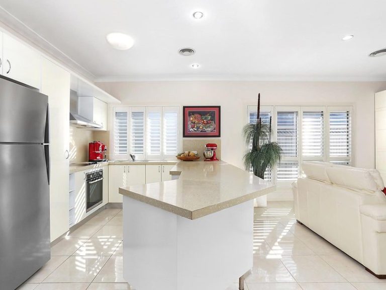 4/2 Grand Parade, PARREARRA QLD 4575 - photo 2