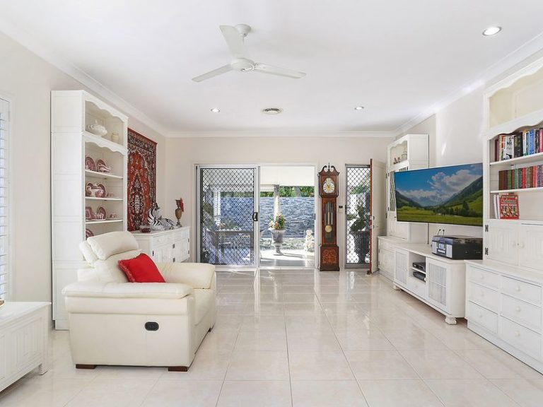 4/2 Grand Parade, PARREARRA QLD 4575 - photo 3