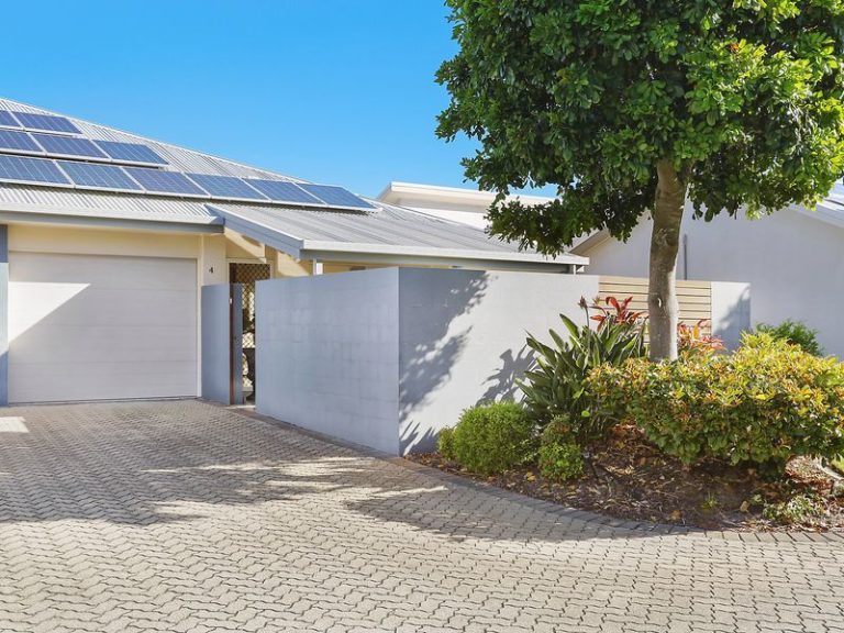 4/2 Grand Parade, PARREARRA QLD 4575 - photo 4