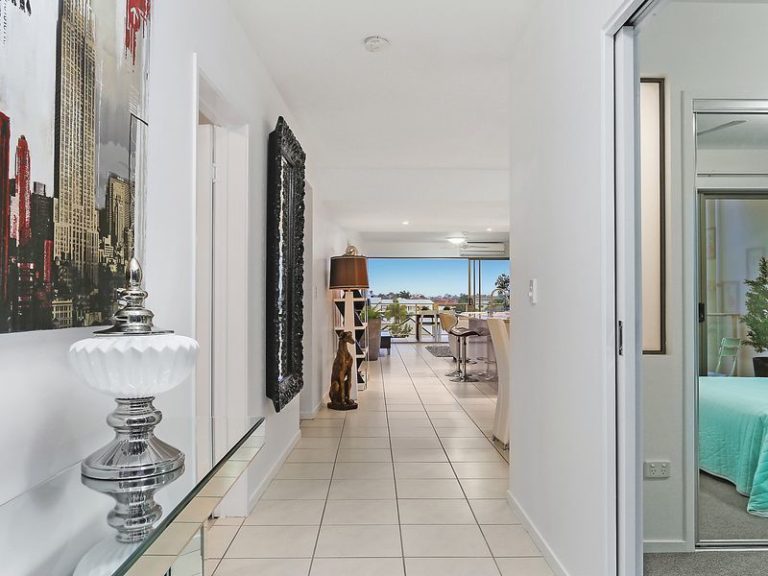 51/1 Grenada Way, PARREARRA QLD 4575 - photo 9