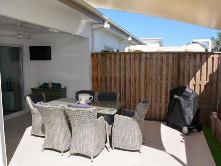 9 Blush Street, CALOUNDRA WEST QLD 4551 - photo 2
