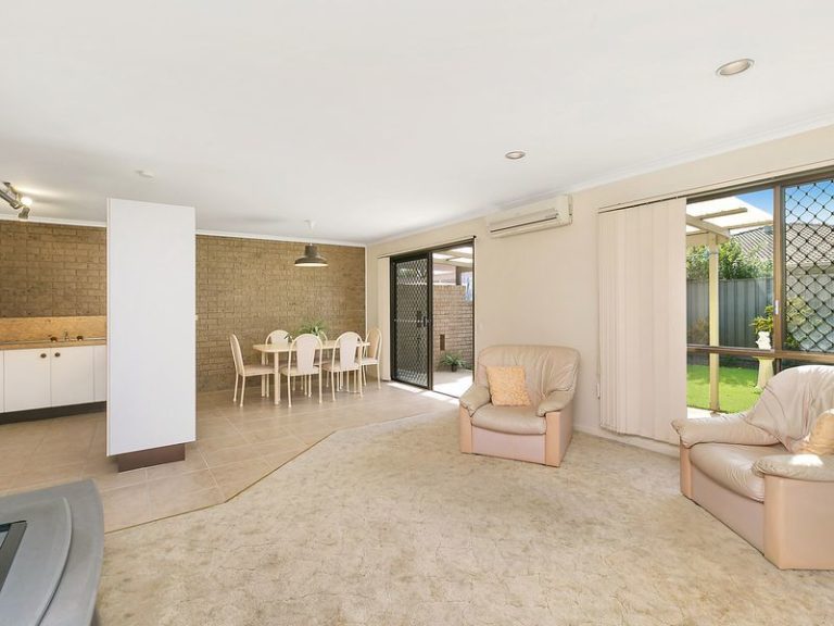 2/5 Caldwell Street, GOLDEN BEACH QLD 4551 - photo 2