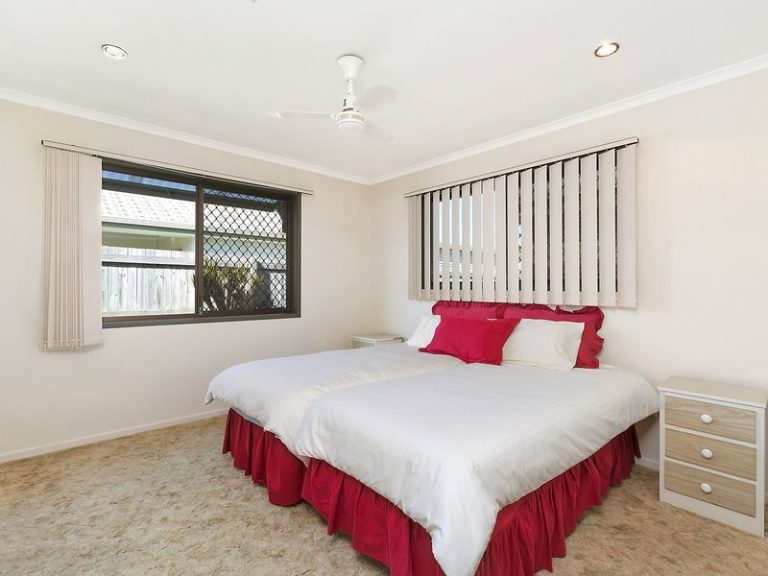 2/5 Caldwell Street, GOLDEN BEACH QLD 4551 - photo 4