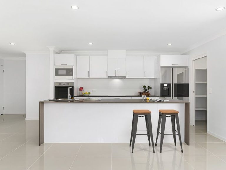 17 Pearl Crescent, CALOUNDRA WEST QLD 4551 - photo 6