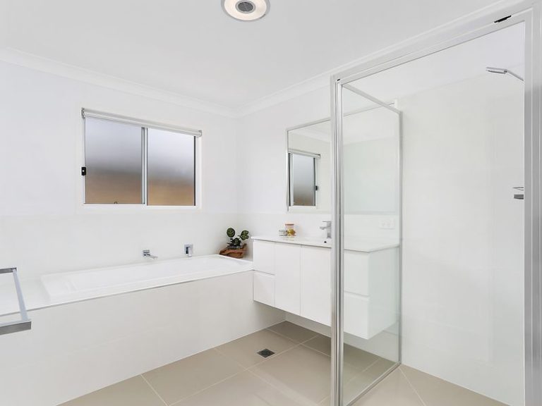 17 Pearl Crescent, CALOUNDRA WEST QLD 4551 - photo 7